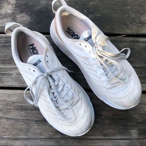 WOMEN'S HOKA ONE ONE ARAHI 4 Size: 8 Running Shoes